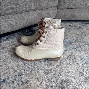 Big Kids Cream Quilted Ankle Boot Sperry
